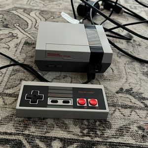 Classic Mini Retro Game Console with Built-in 620 Video Games